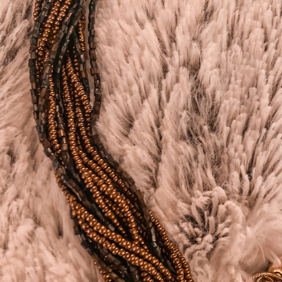 BEAUTIFUL BEADED GOLD AND BROWN NECKLACE COSTUME JEWELRY. EXCELLENT CONDITION. - Picture 5 of 6